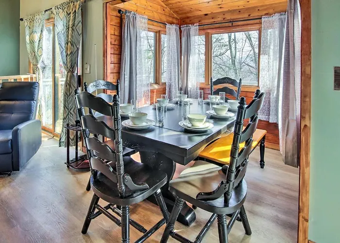 Gatlinburg Mountain Cabin With Hot Tub, Deck And Games