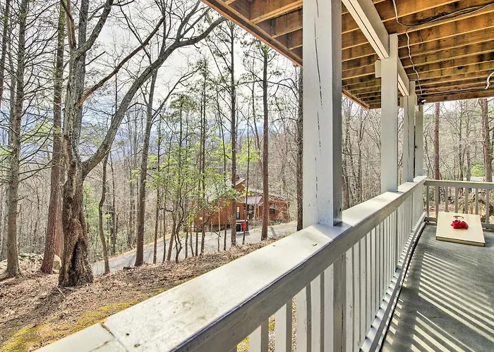 Gatlinburg Mountain Cabin With Hot Tub, Deck And Games