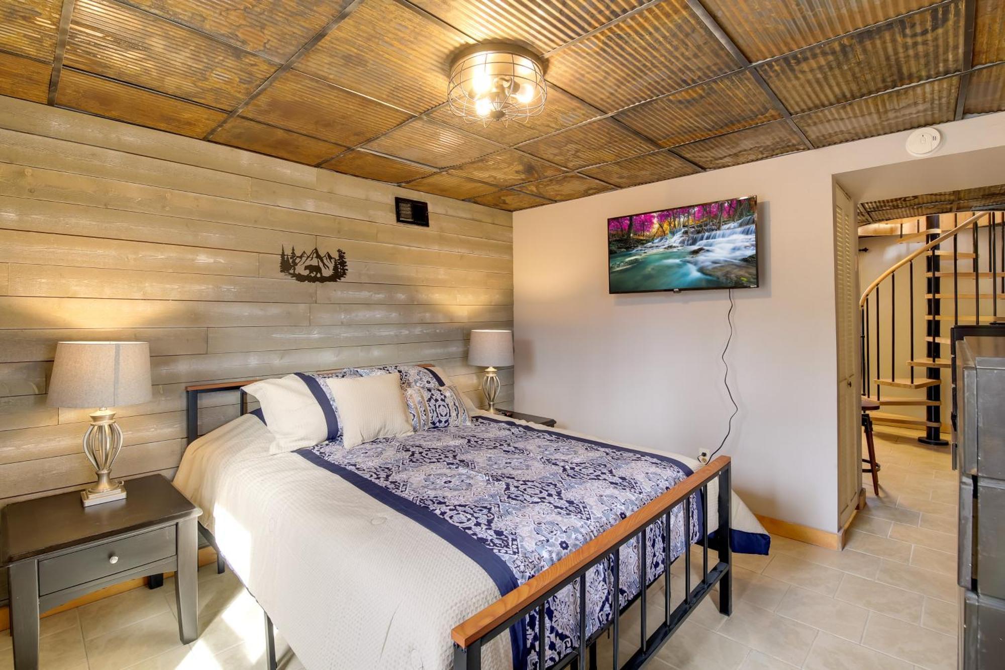 Mountain With Hot Tub, Deck And Games *