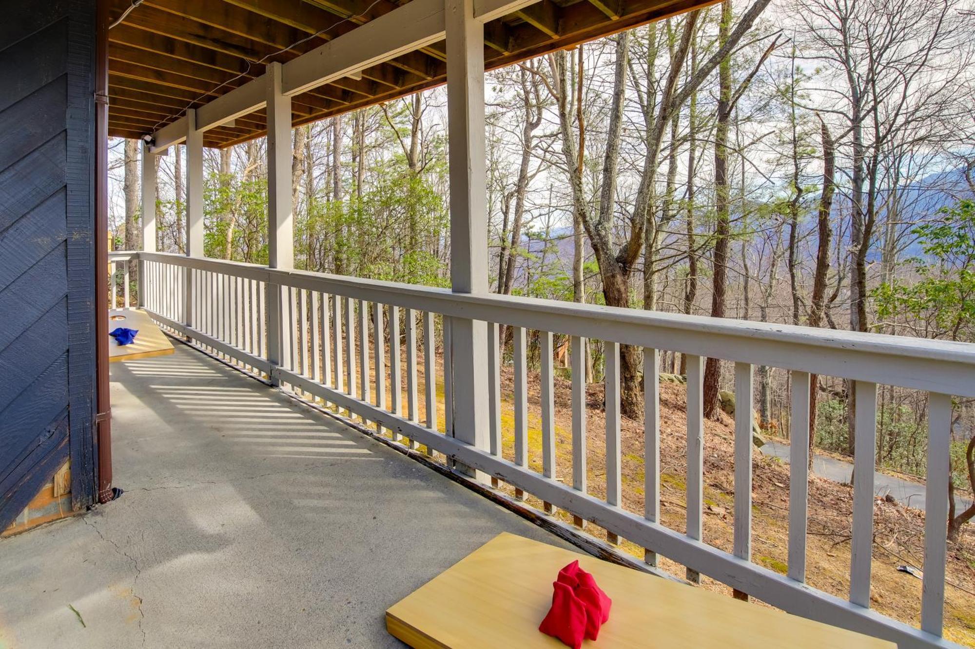 Mountain With Hot Tub, Deck And Games Ferienhaus