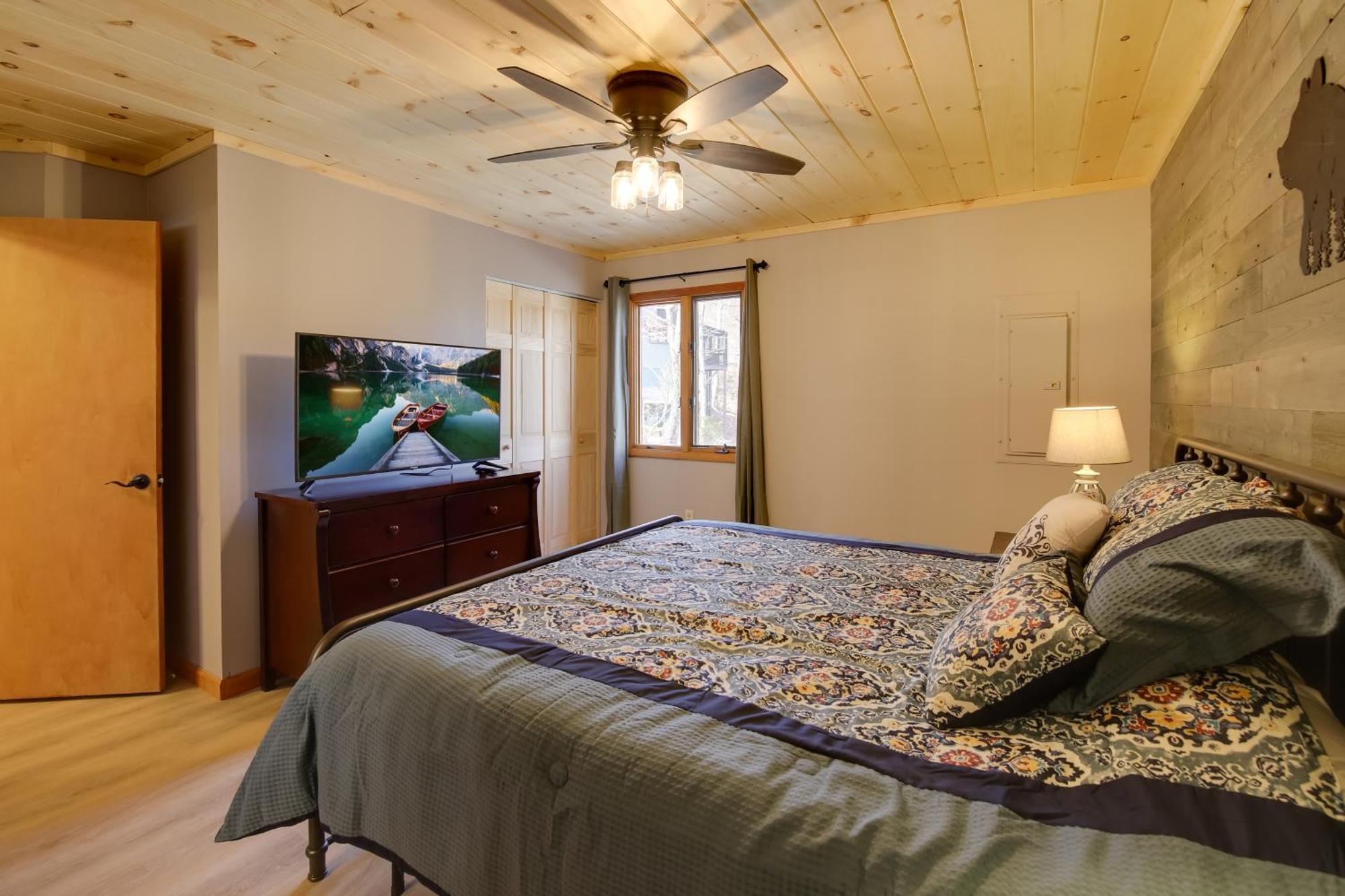 Mountain With Hot Tub, Deck And Games Holiday home Gatlinburg