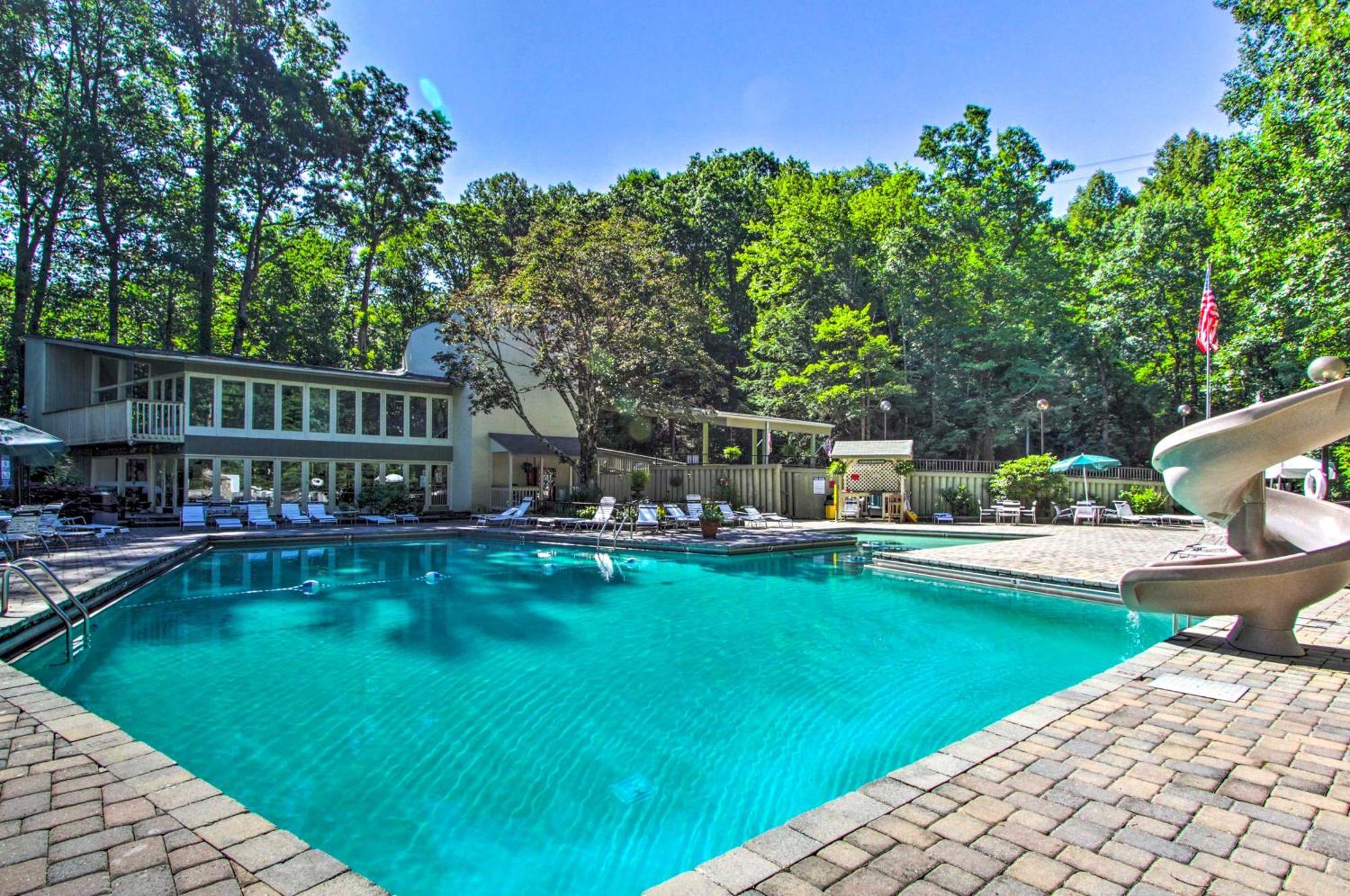 Holiday home Mountain With Hot Tub, Deck And Games Gatlinburg
