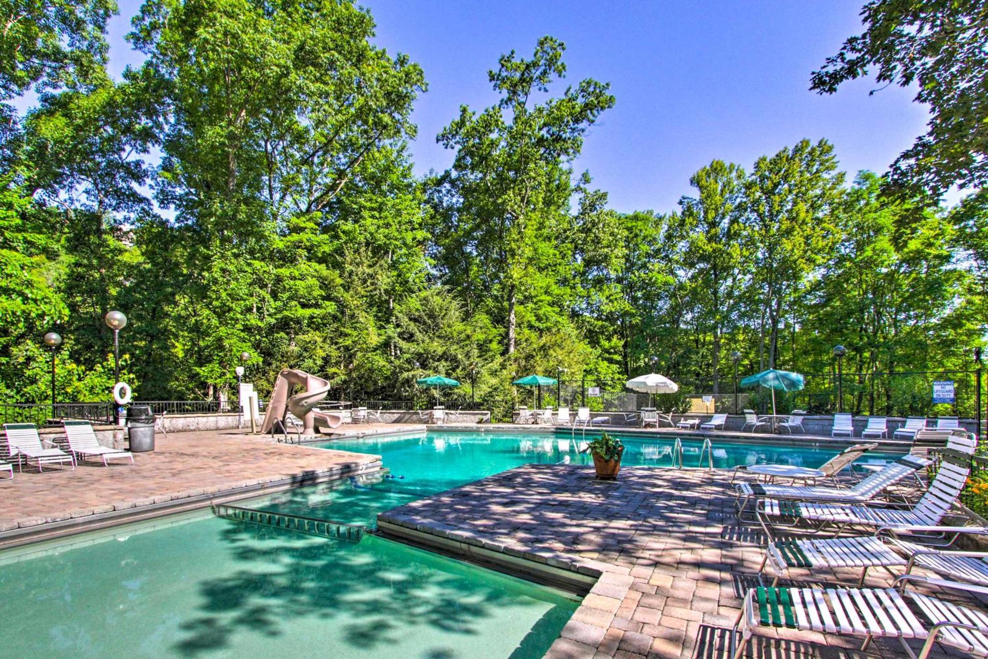 Mountain With Hot Tub, Deck And Games *
